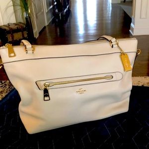 Gently used Coach handbag. In excellent condition.